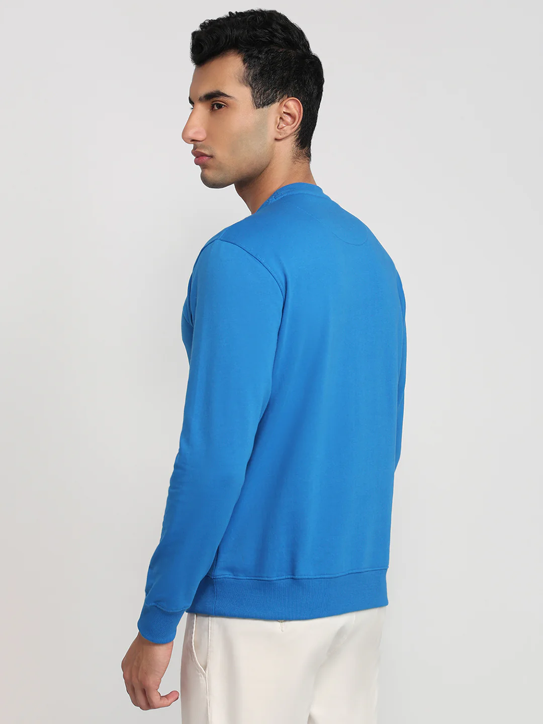 Park Avenue Men Blue Solid Slim Fit Cotton Blend Sweatshirt - Image 4