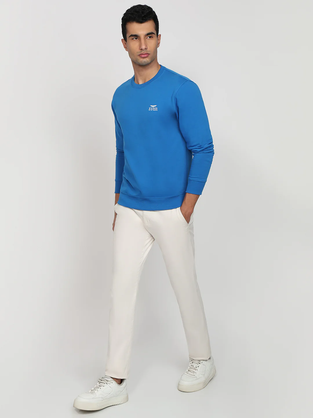 Park Avenue Men Blue Solid Slim Fit Cotton Blend Sweatshirt - Image 5
