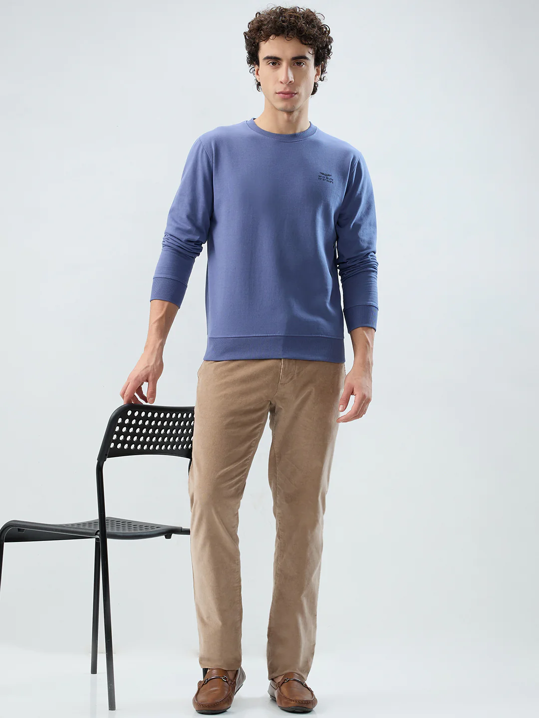 Park Avenue Men Blue Solid Slim Fit Cotton Blend Sweatshirt - Image 7
