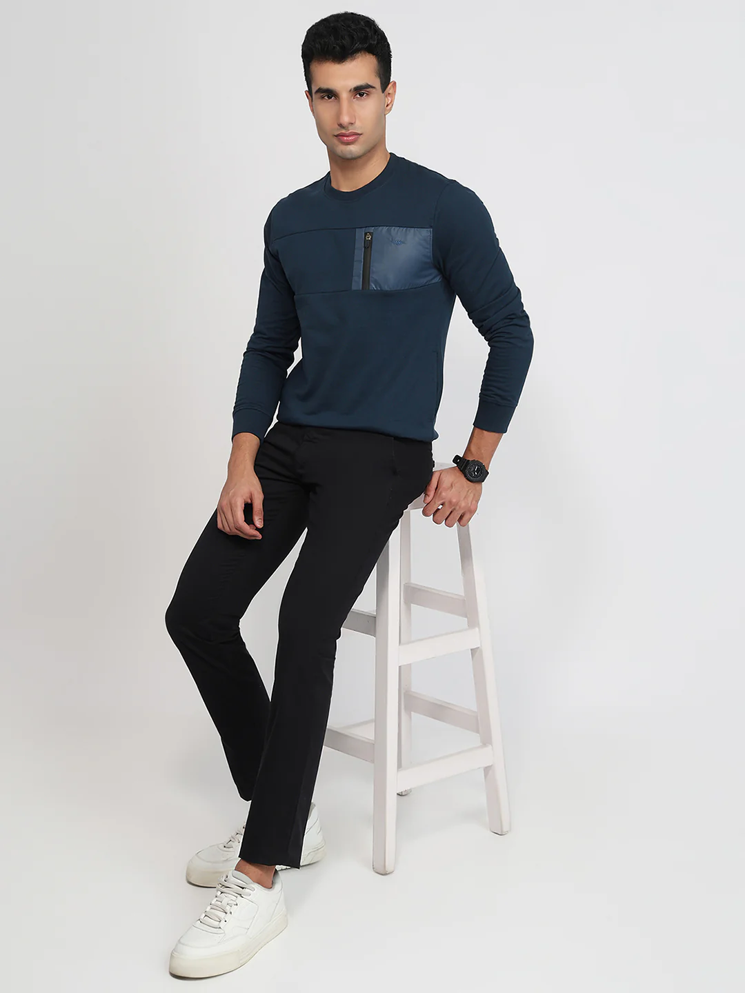 Park Avenue Men Blue Solid Slim Fit Cotton Blend Sweatshirt - Image 5