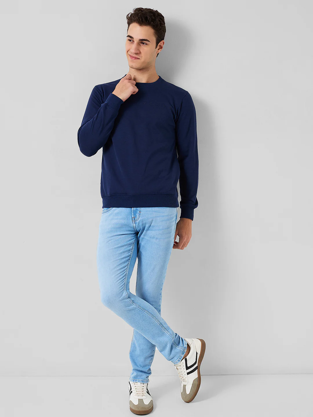 Park Avenue Men Blue Solid Slim Fit Cotton Blend Sweatshirt - Image 4