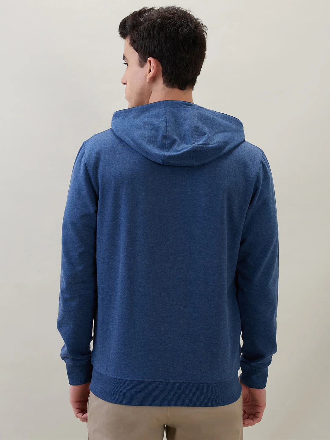 Park Avenue Men Blue Solid Slim Fit Cotton Blend Sweatshirt - Image 4