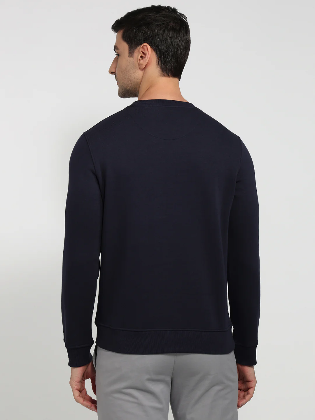 Park Avenue Men Blue Solid Slim Fit Cotton Blend Sweatshirt - Image 4