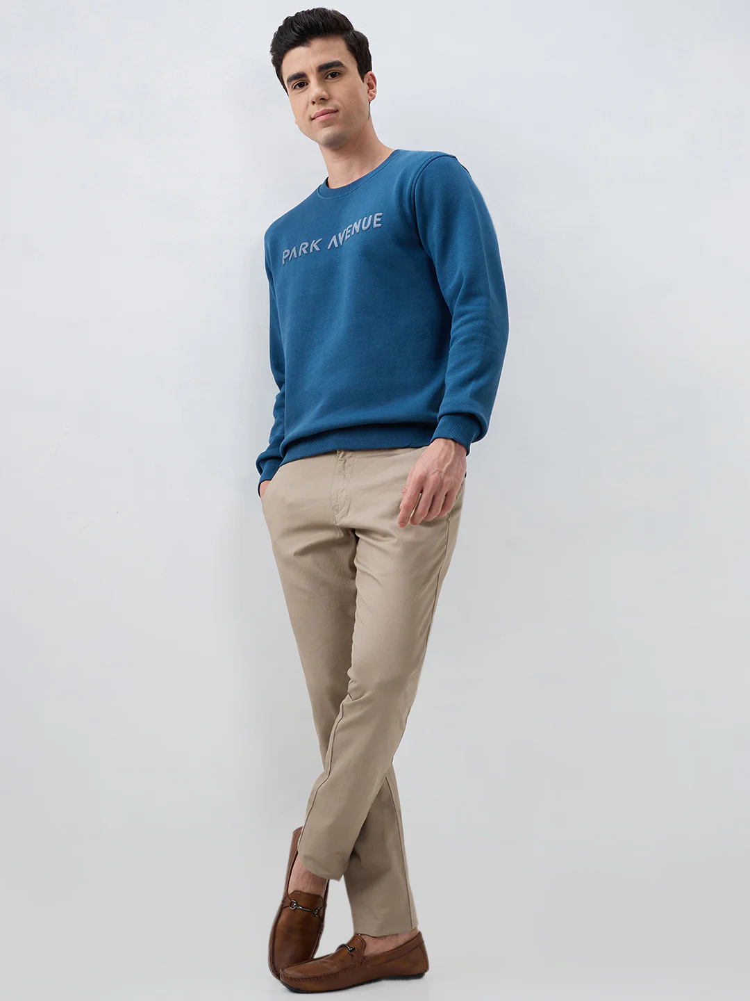 Park Avenue Men Blue Solid Slim Fit Cotton Blend Sweatshirt - Image 5
