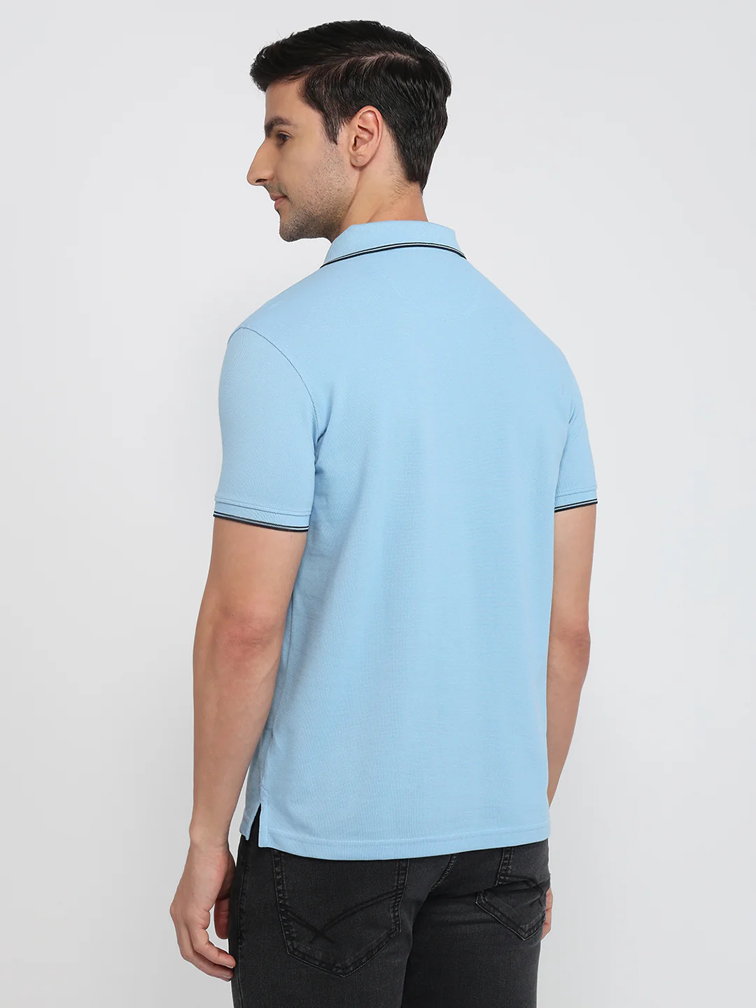 Park Avenue Men Blue Solid Slim Fit Cotton Blend T-Shirt - Image 5