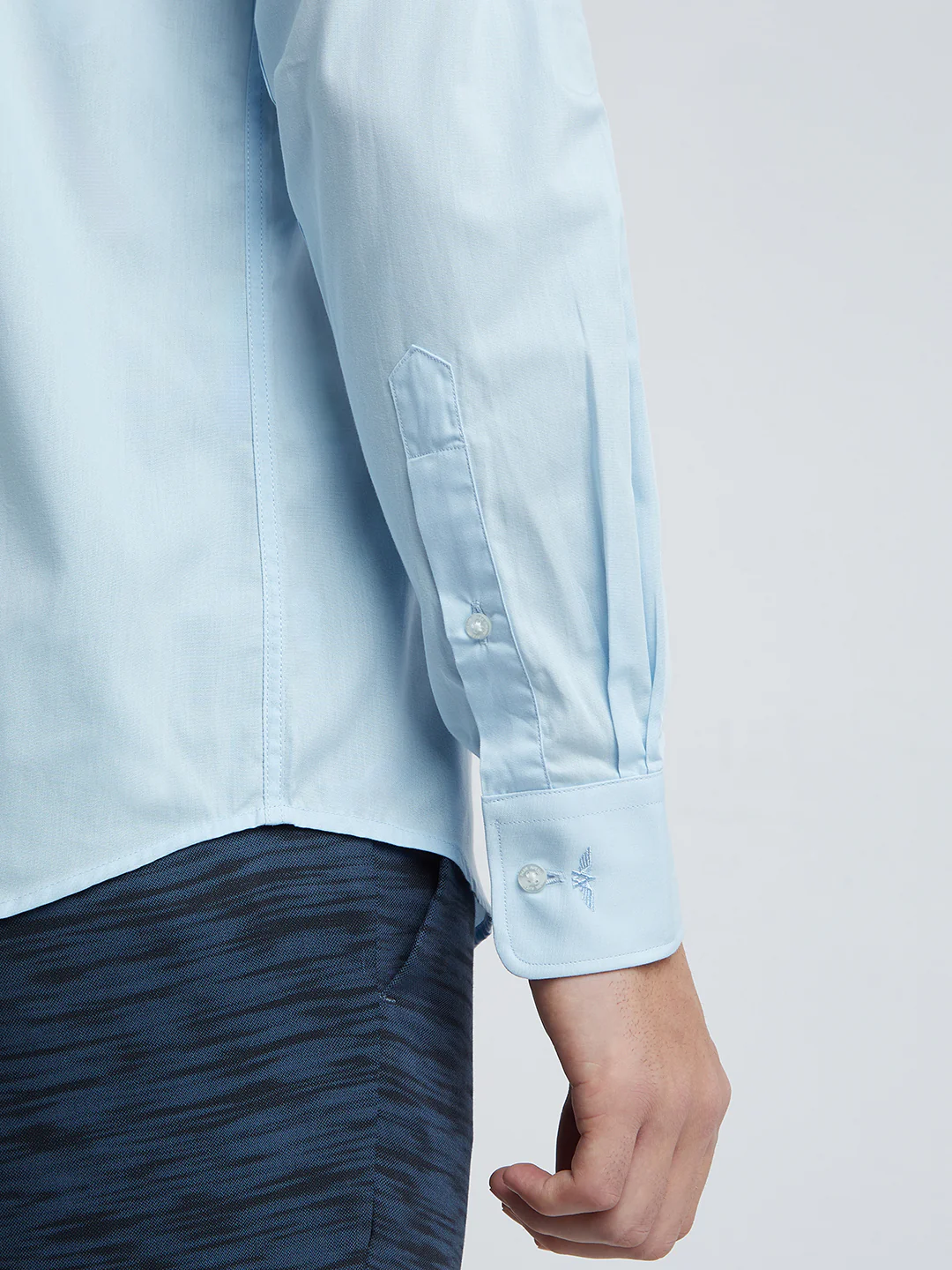 Park Avenue Men Blue Solid Slim Fit Cotton Shirt - Image 7
