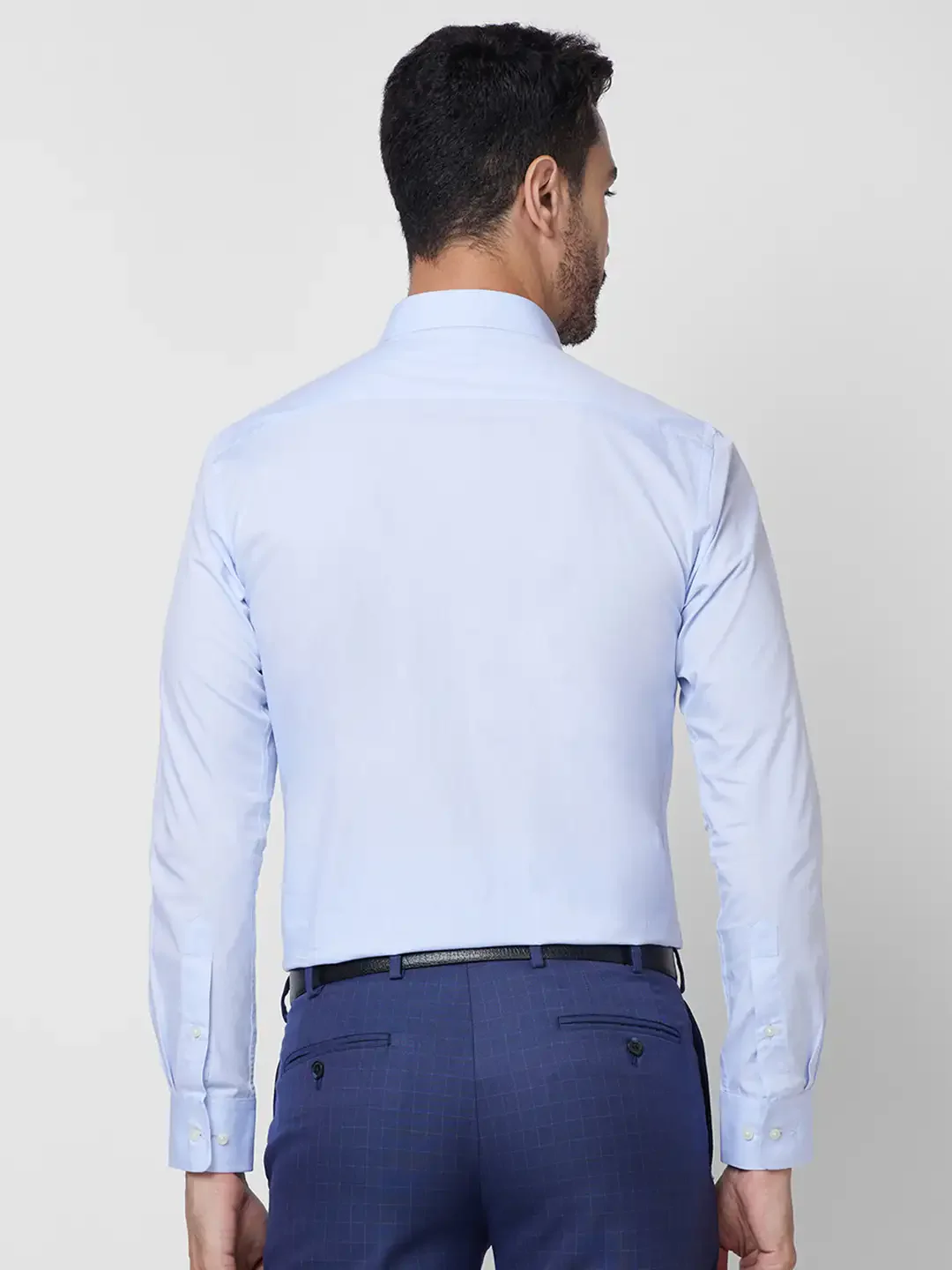 Park Avenue Men Blue Solid Slim Fit Cotton Shirt - Image 4