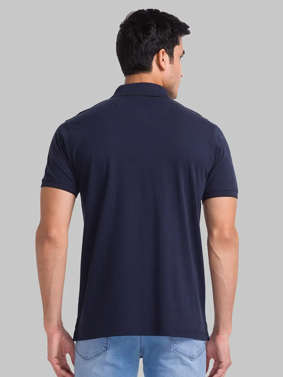 Park Avenue Men Blue Solid Slim Fit Cotton T-Shirt - Image 4