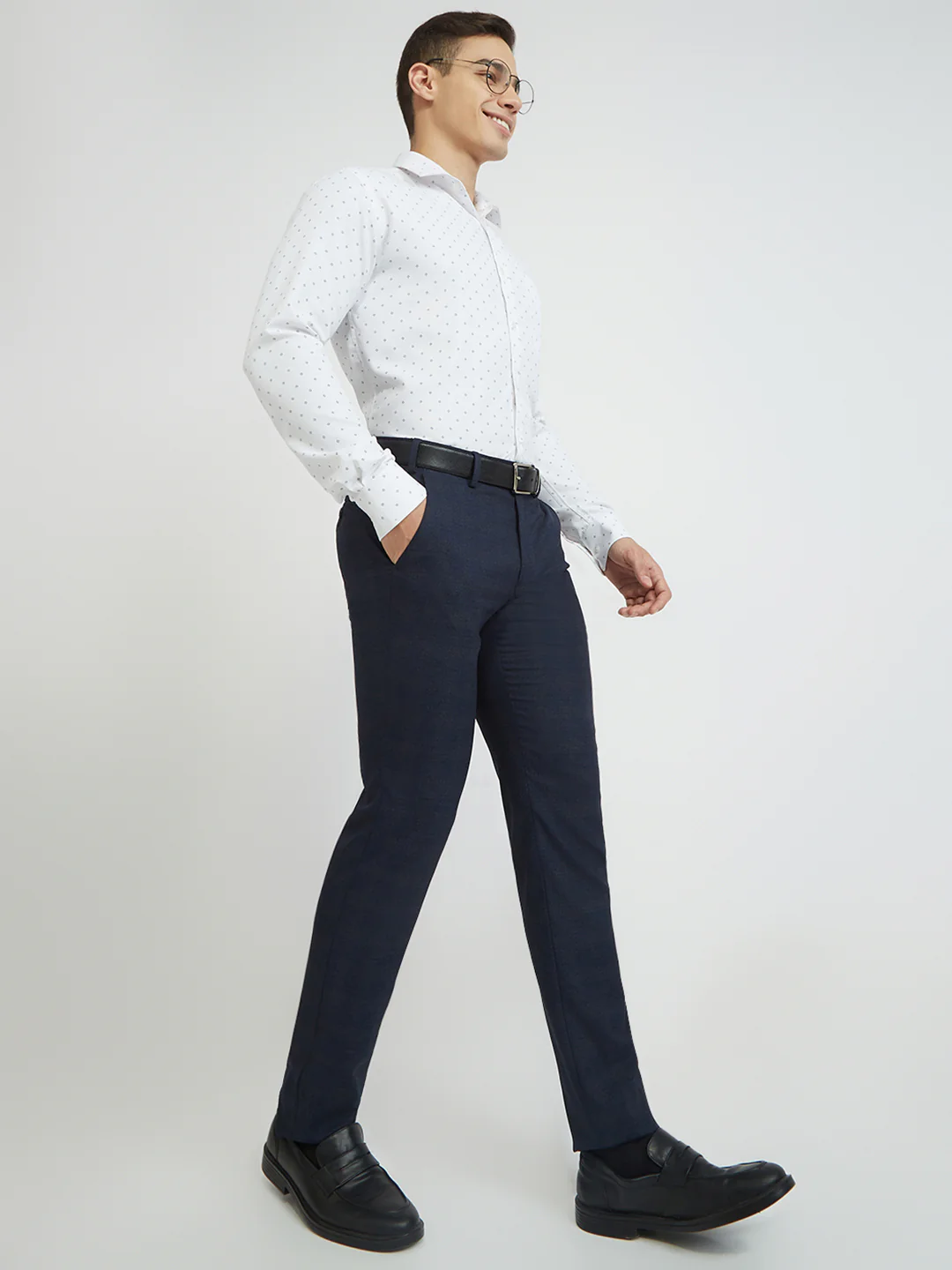 Park Avenue Men Blue Solid Slim Fit Polyester Blend Trouser - Image 4