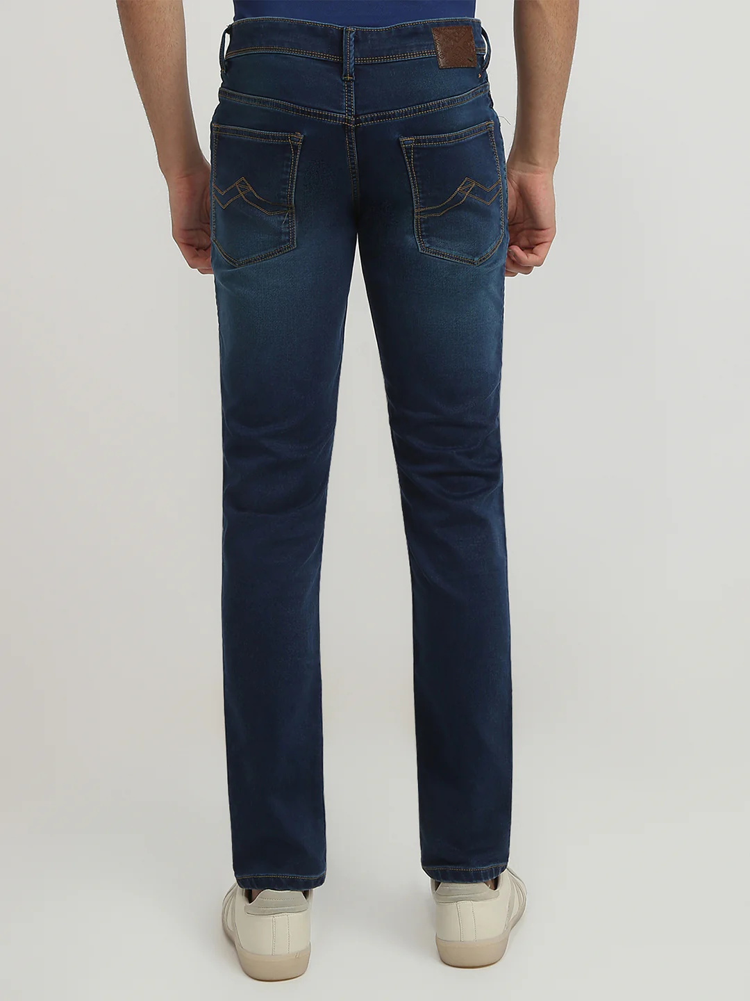 Park Avenue Men Blue Solid Super Slim Fit Cotton Blend Jeans - Image 4