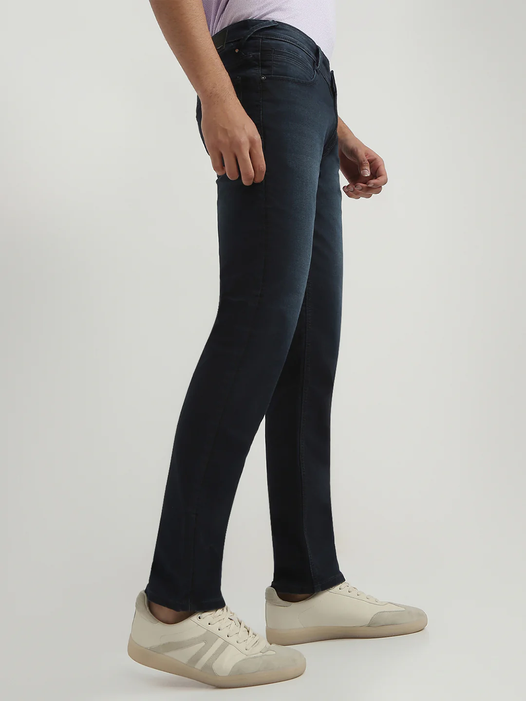 Park Avenue Men Blue Solid Super Slim Fit Cotton Blend Jeans - Image 2