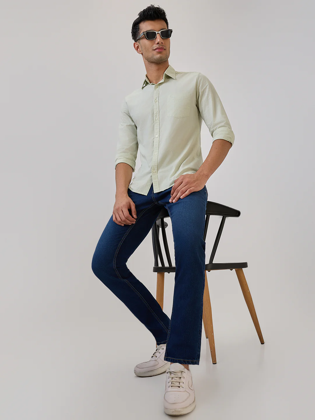 Park Avenue Men Blue Solid Super Slim Fit Cotton Blend Jeans - Image 5
