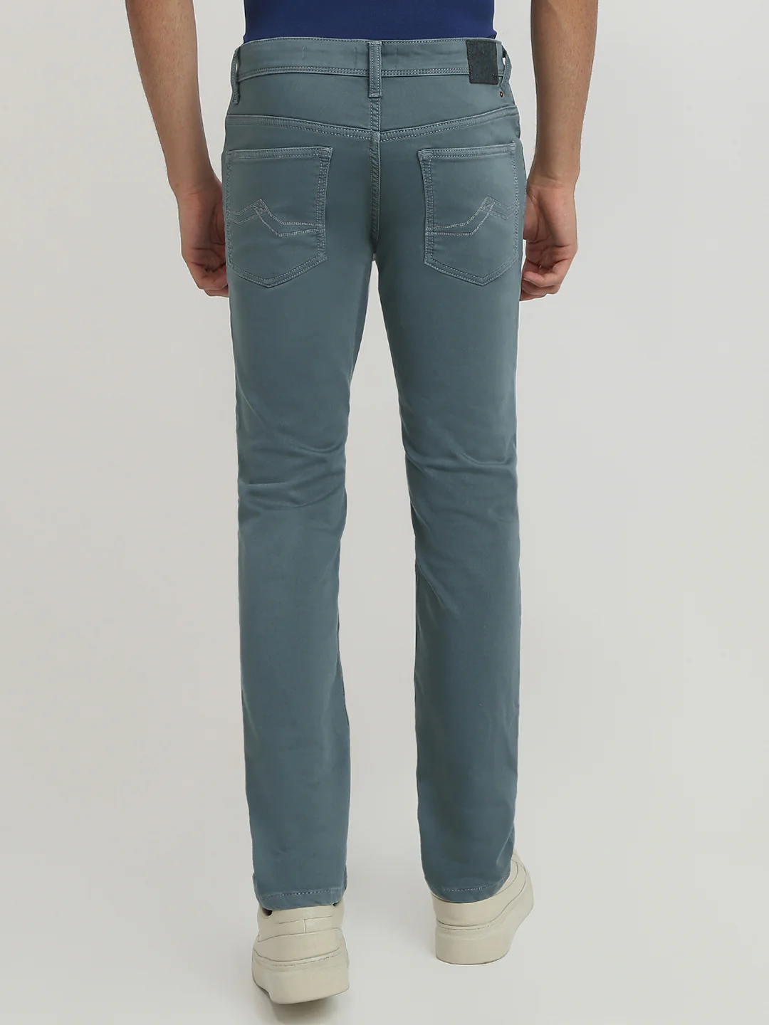 Park Avenue Men Blue Solid Super Slim Fit Cotton Blend Jeans - Image 4