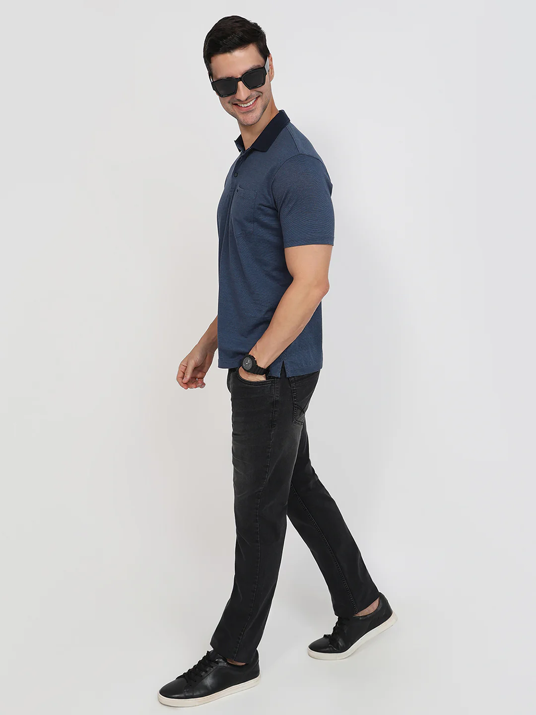 Park Avenue Men Blue Stripe Slim Fit Cotton T-Shirt - Image 5