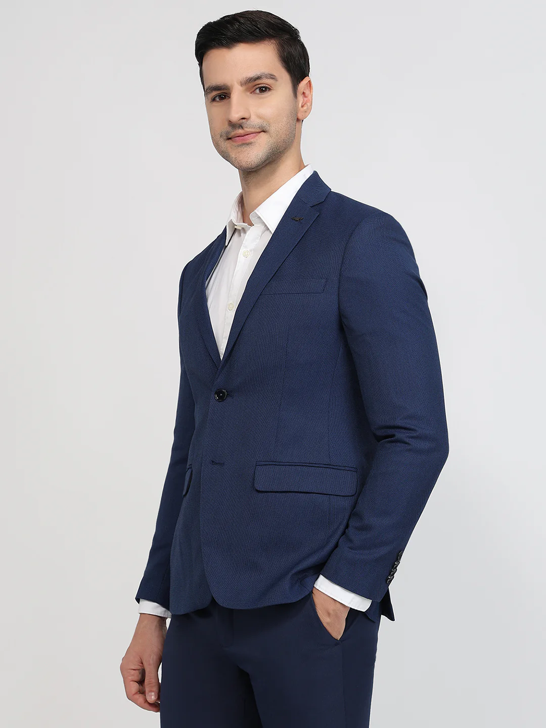 Park Avenue Men Blue Structure Neo Fit Terylene Blend Blazer - Image 2