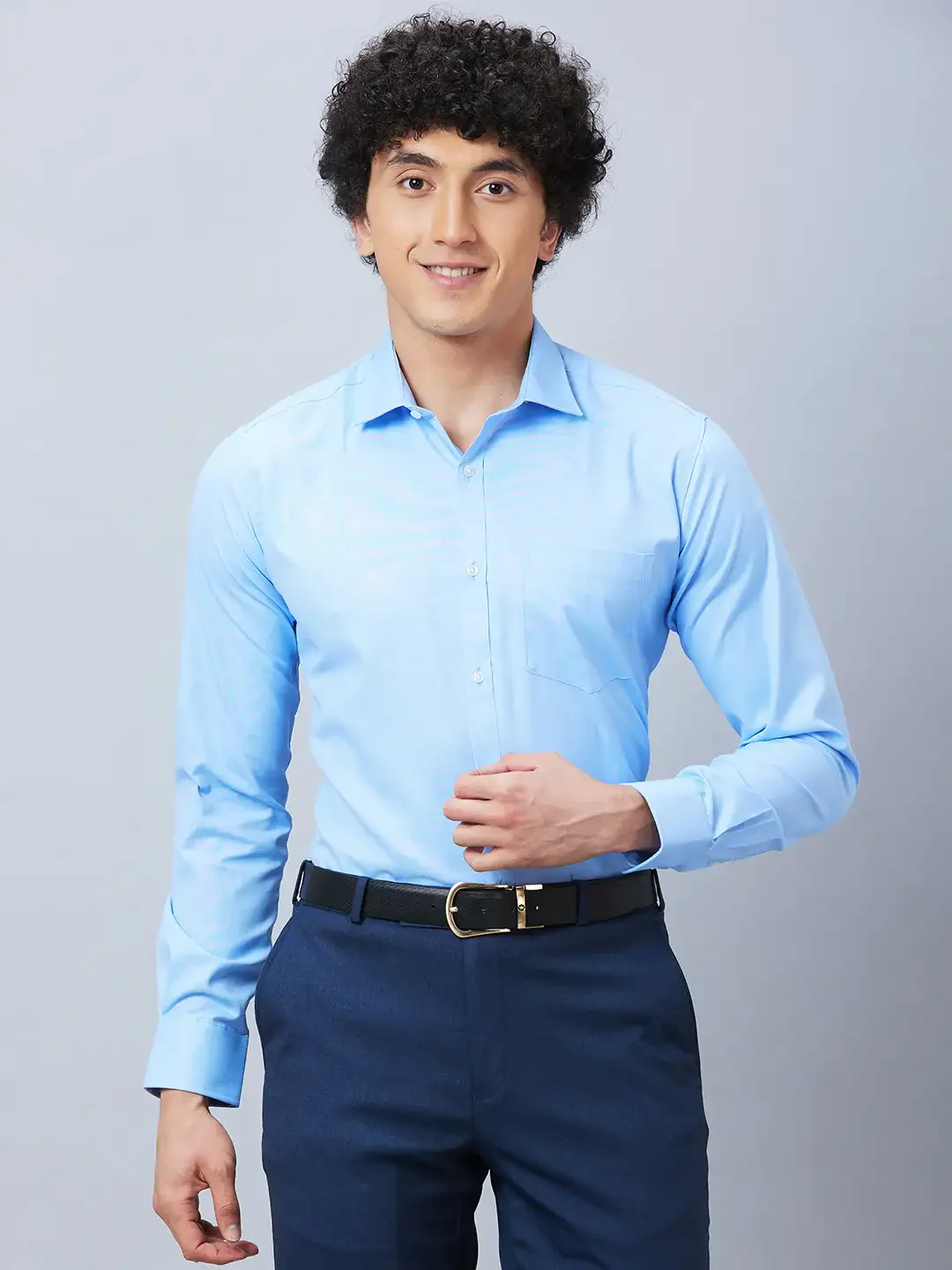 Park Avenue Men Blue Structure Slim Fit Polyester Blend Cutaway Collar Shirt