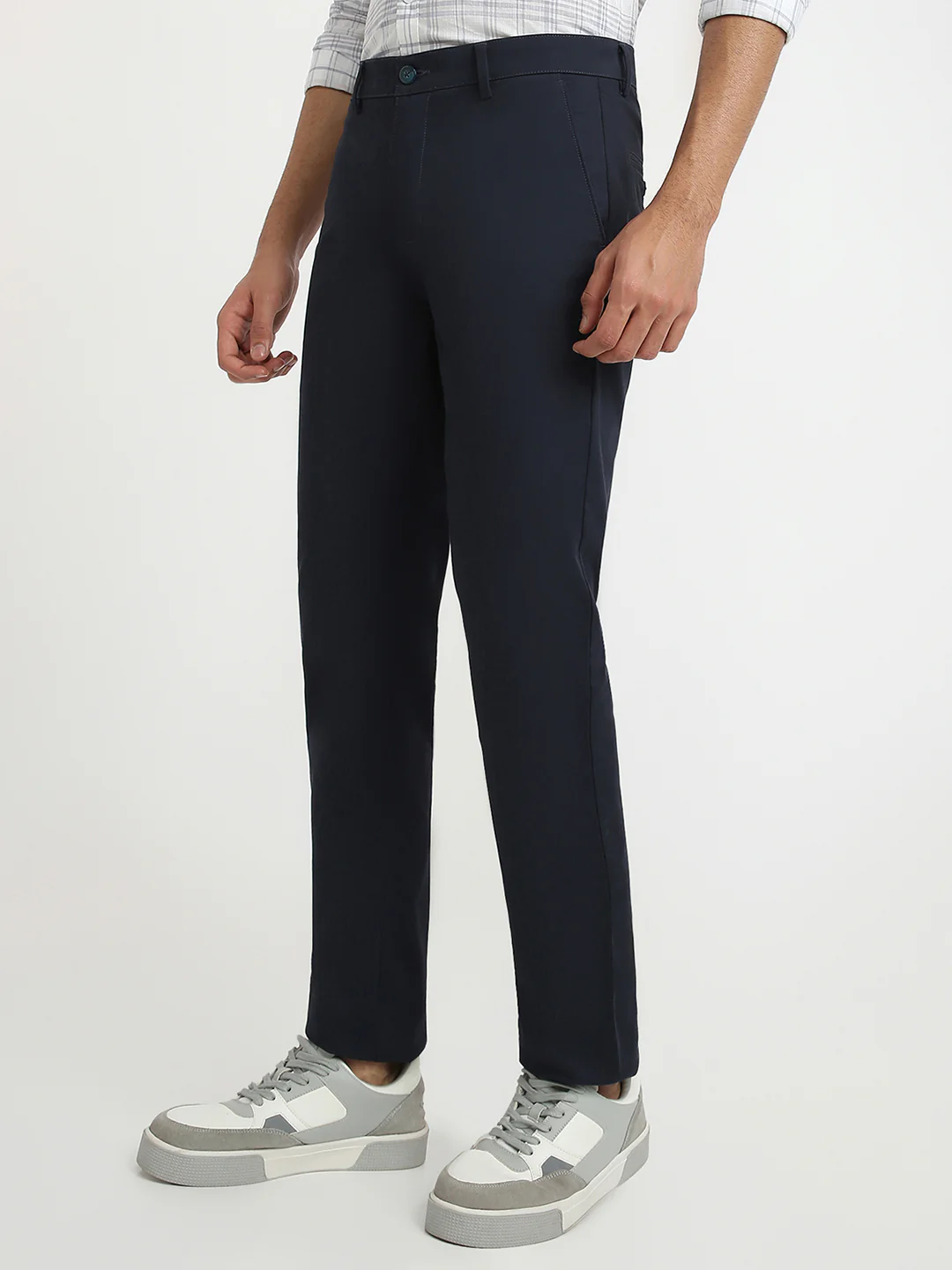 Park Avenue Men Blue Twill Slim Fit Cotton Blend Trouser - Image 3