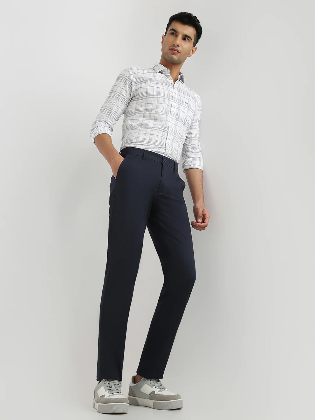 Park Avenue Men Blue Twill Slim Fit Cotton Blend Trouser - Image 5