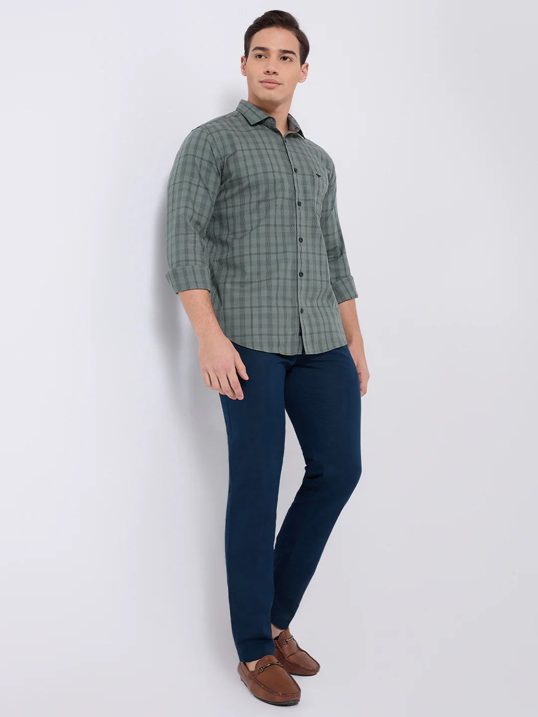 Park Avenue Men Green Checks Slim Fit Cotton Casual Shirt - Image 5