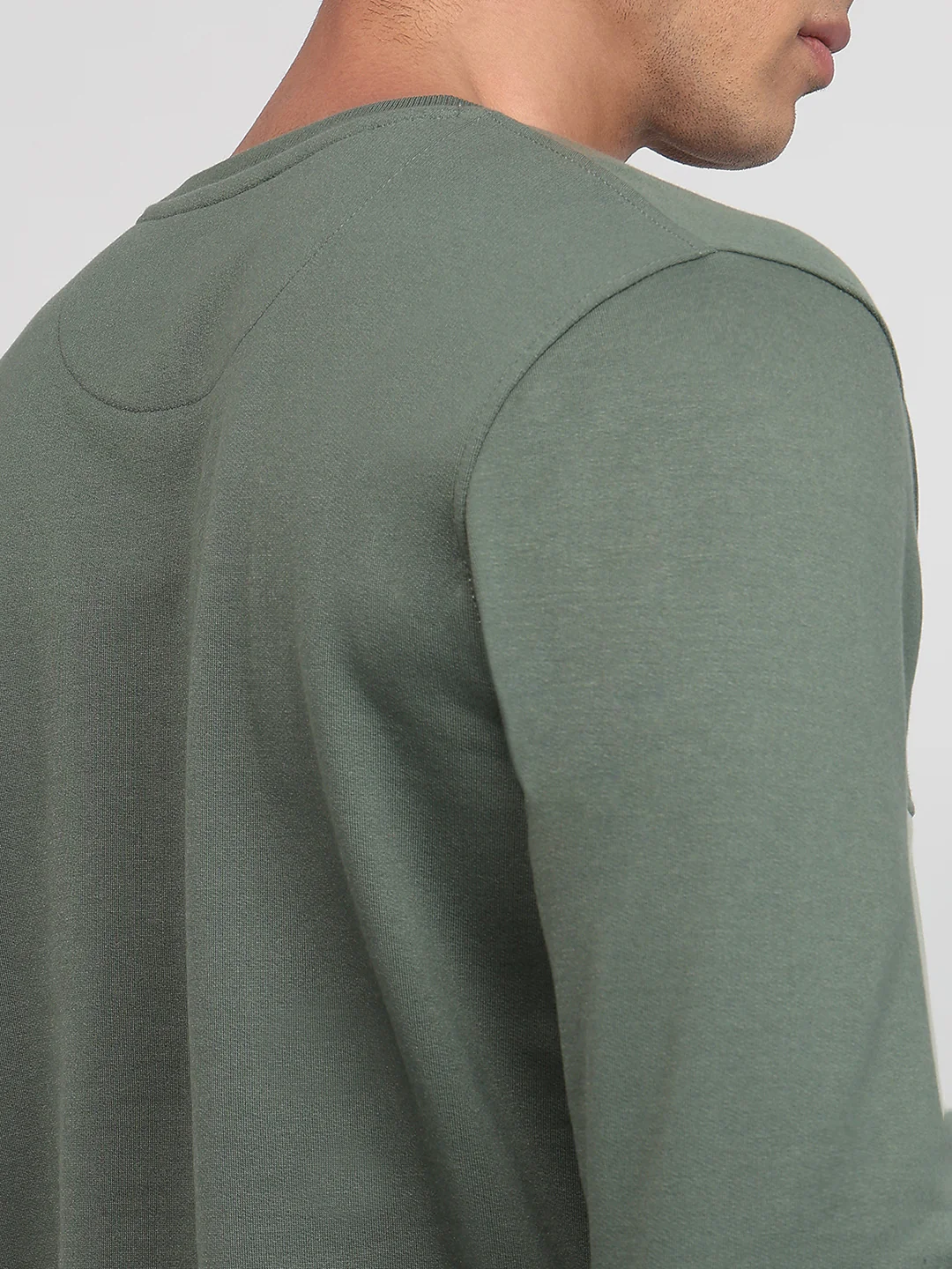Park Avenue Men Green Cut & Sew Slim Fit Cotton Blend Sweatshirt - Image 7