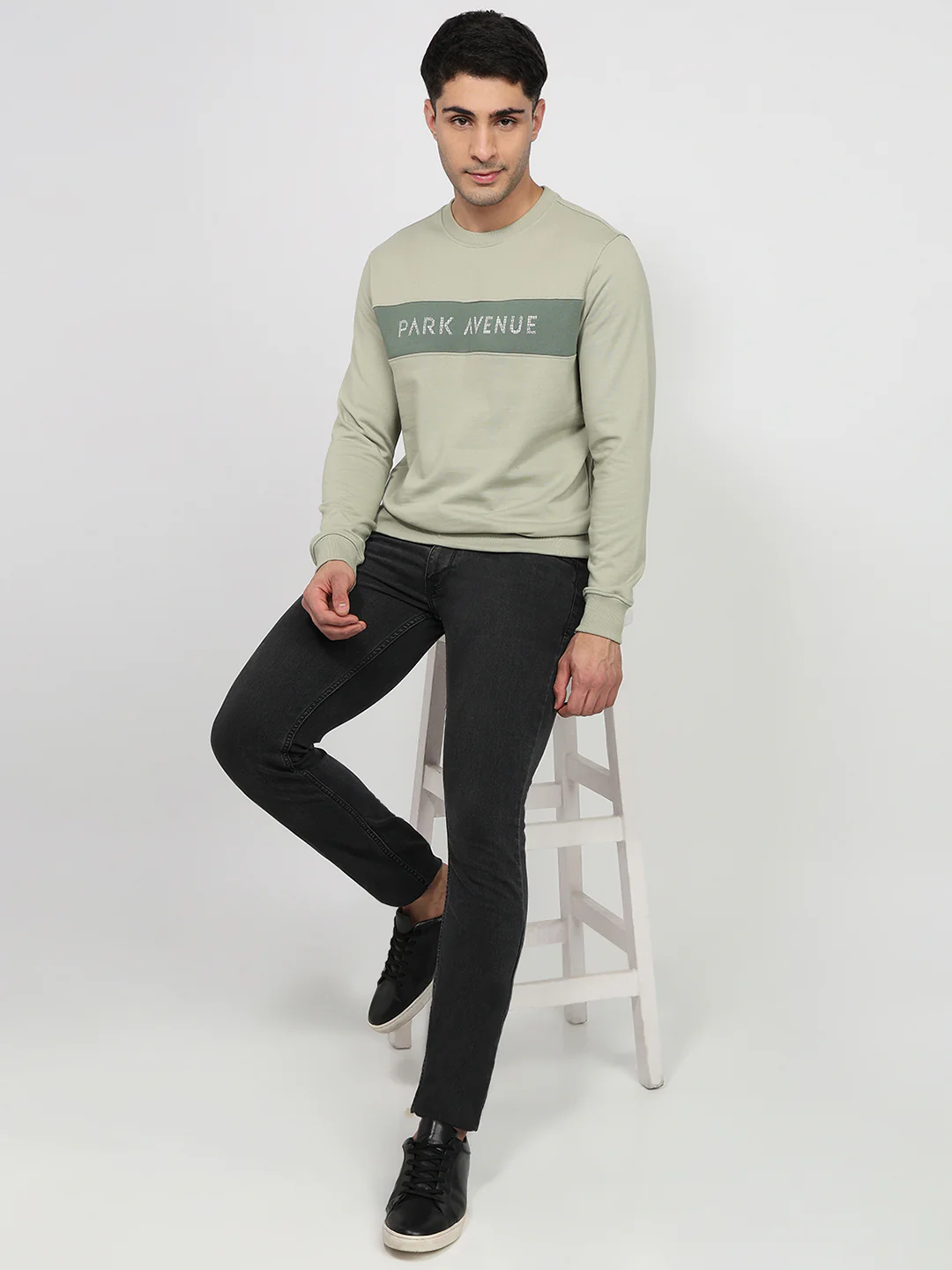 Park Avenue Men Green Cut & Sew Slim Fit Cotton Blend Sweatshirt - Image 5