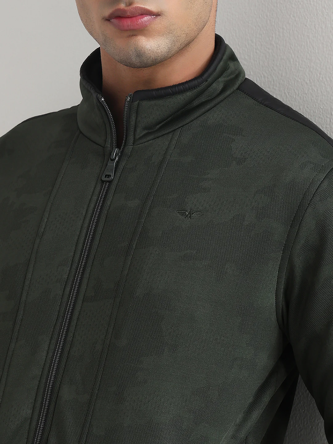 Park Avenue Men Green Solid Polyester Jacket - Image 6