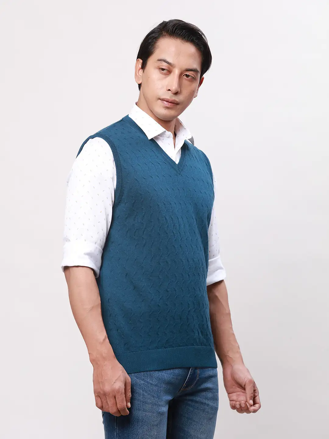 Park Avenue Men Green Solid Regular Acrylic Blend Sleeveless Pullover - Image 2