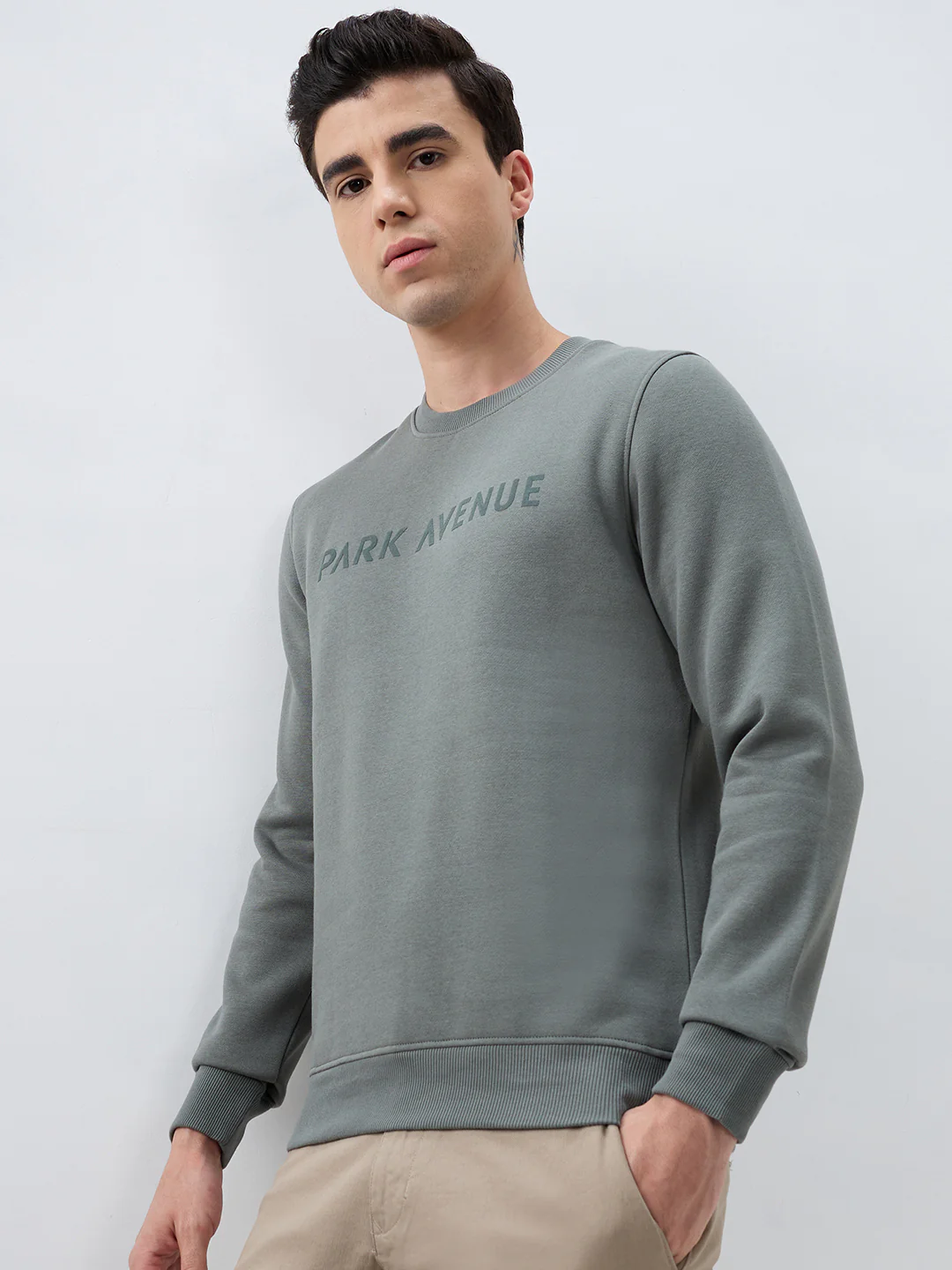 Park Avenue Men Green Solid Slim Fit Cotton Blend Sweatshirt - Image 3