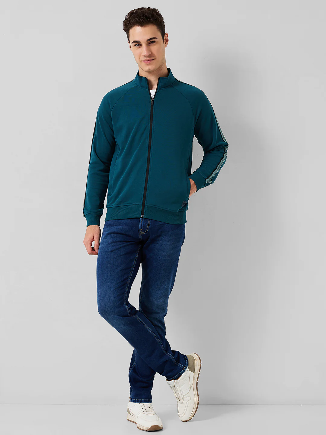 Park Avenue Men Green Solid Slim Fit Cotton Blend Sweatshirt - Image 4