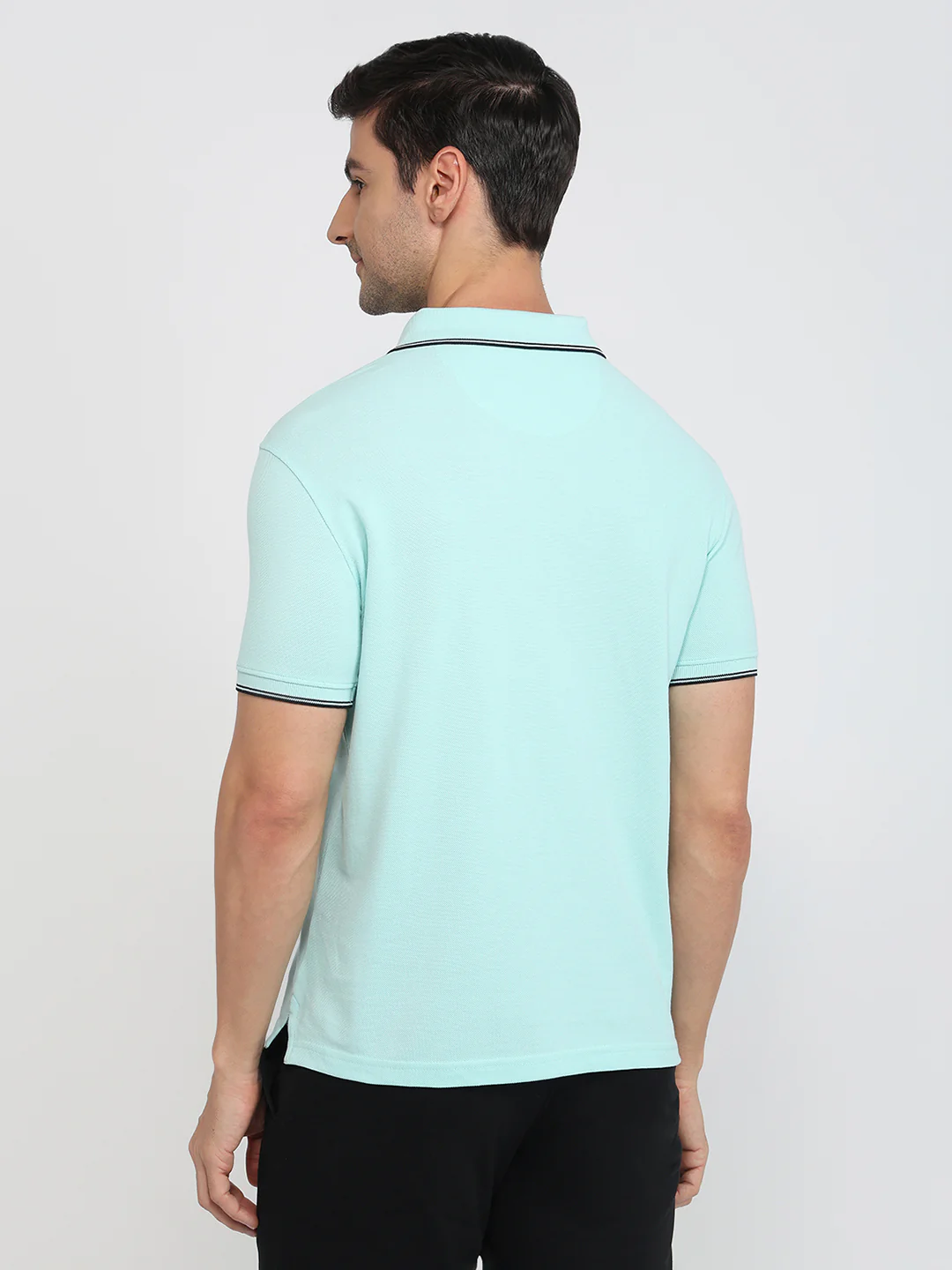 Park Avenue Men Green Solid Slim Fit Cotton Blend T-Shirt - Image 4