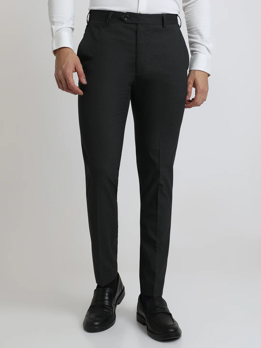 Park Avenue Men Grey Checks Neo Fit Polyester Blend Trouser