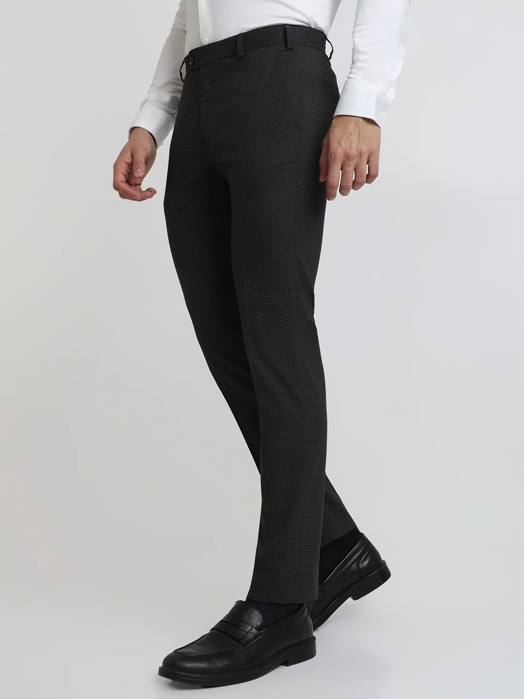 Park Avenue Men Grey Checks Neo Fit Polyester Blend Trouser - Image 3