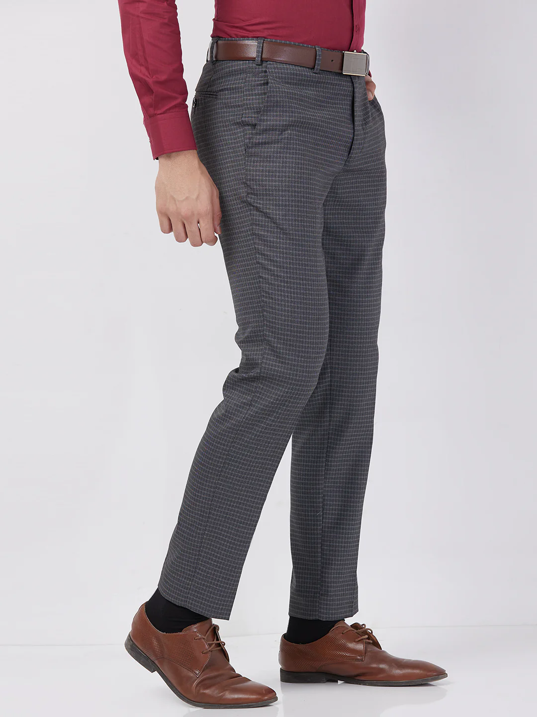 Park Avenue Men Grey Checks Neo Fit Polyester Blend Trouser - Image 2