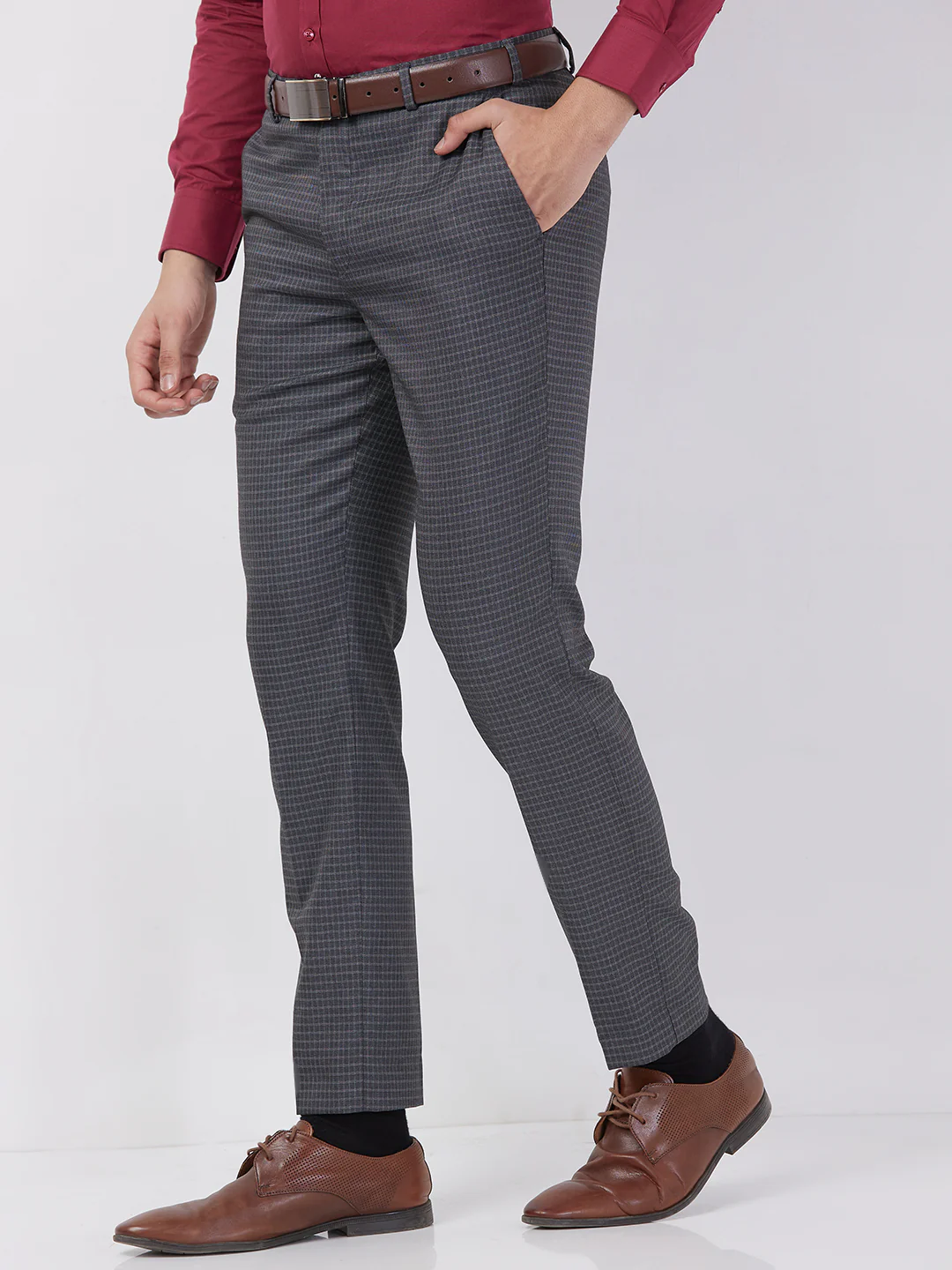 Park Avenue Men Grey Checks Neo Fit Polyester Blend Trouser - Image 3