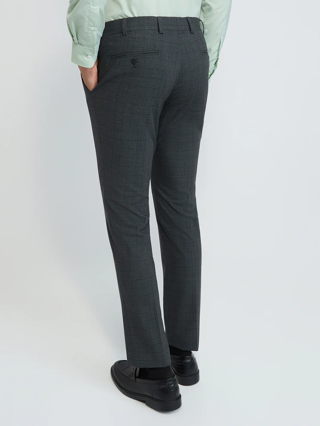 Park Avenue Men Grey Checks Small Slim Fit Wool Blend Trouser - Image 4