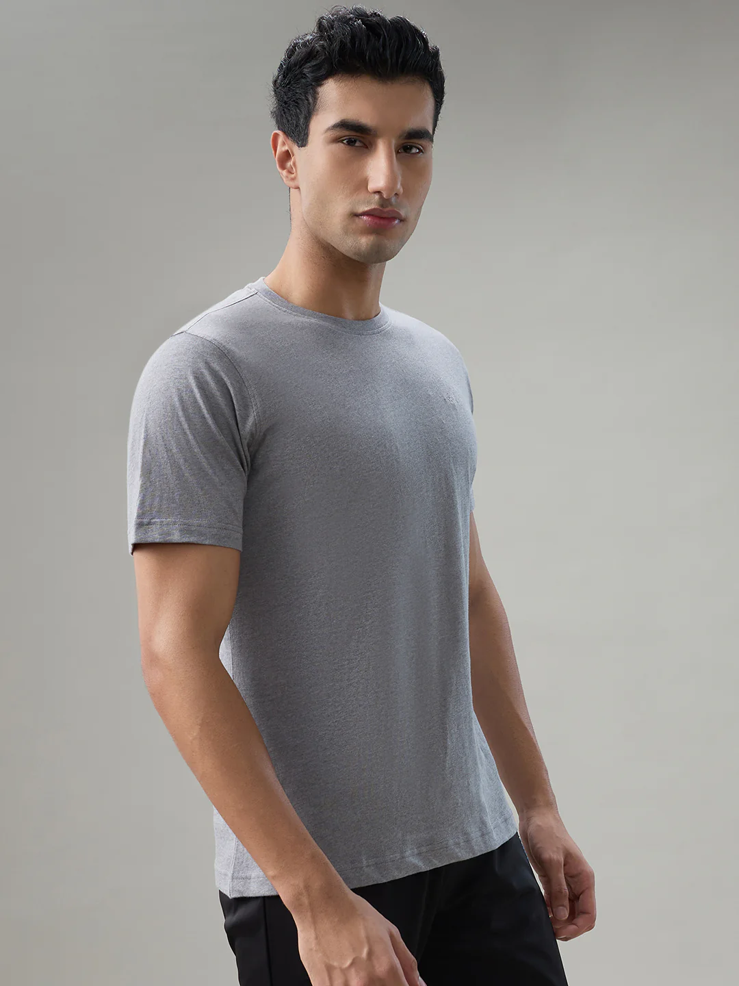 Park Avenue Men Grey Cotton Blend T-Shirt - Image 2