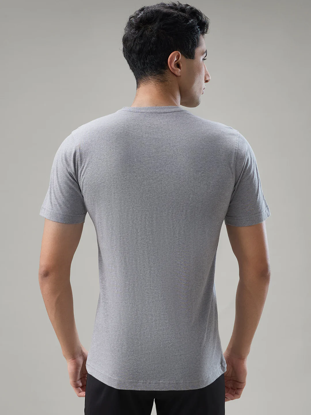Park Avenue Men Grey Cotton Blend T-Shirt - Image 4