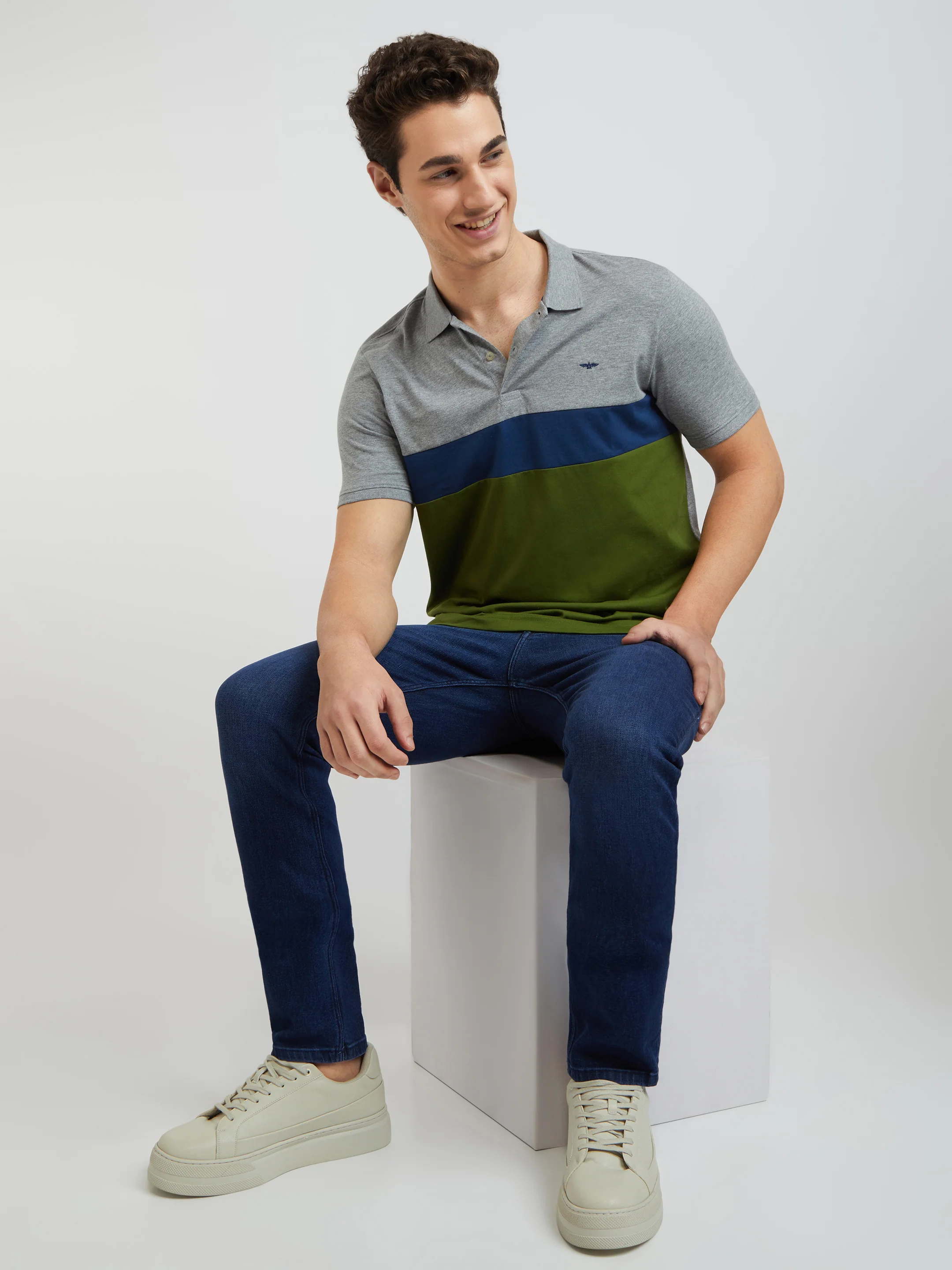Park Avenue Men Grey Cut & Sew Slim Fit Cotton Blend T-Shirt - Image 2