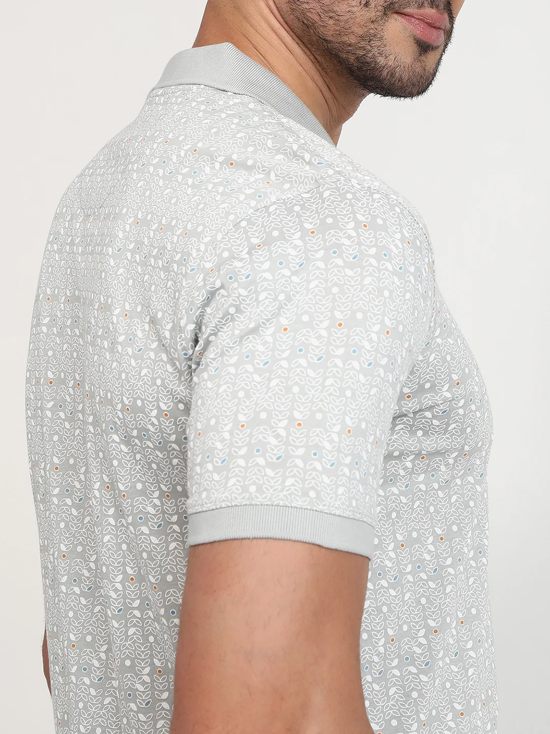 Park Avenue Men Grey Printed Slim Fit Cotton T-Shirt - Image 7