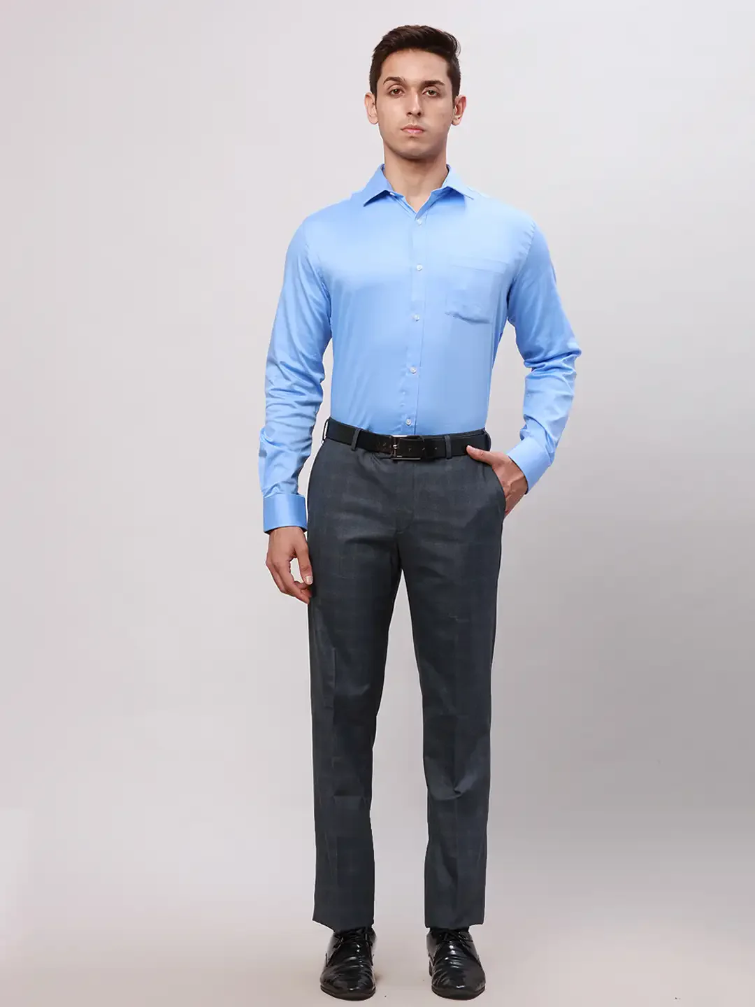 Park Avenue Men Grey Smart Fit Solid Cotton Trousers - Image 5