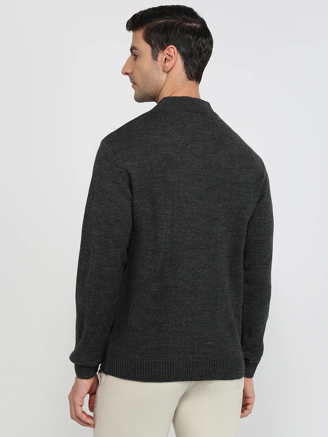 Park Avenue Men Grey Solid Regular Fit Acrylic Sweatshirt - Image 4