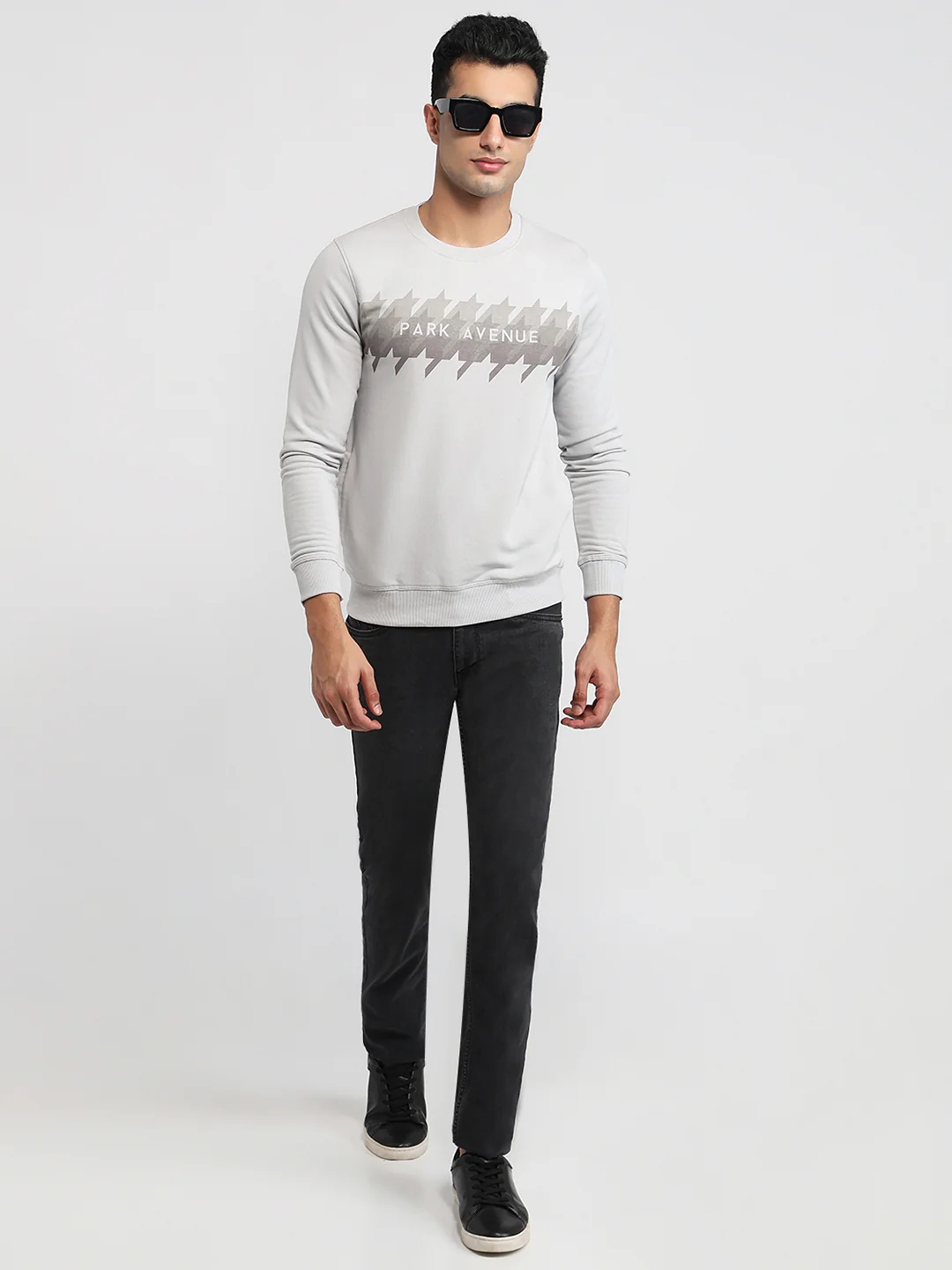 Park Avenue Men Grey Solid Slim Fit Cotton Blend Sweatshirt - Image 5