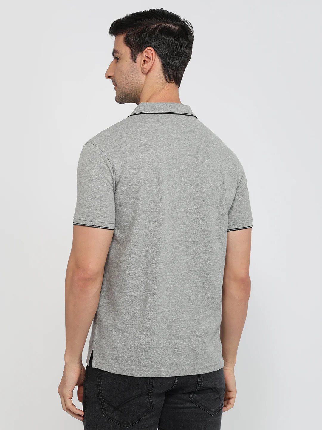 Park Avenue Men Grey Solid Slim Fit Cotton Blend T-Shirt - Image 4
