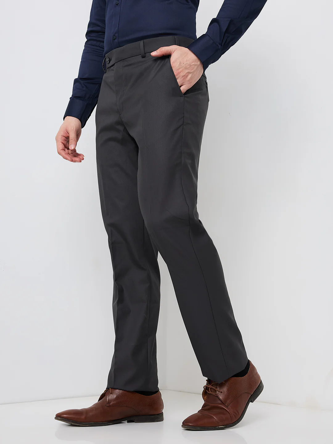 Park Avenue Men Grey Solid Smart Fit Polyester Blend Trouser - Image 3