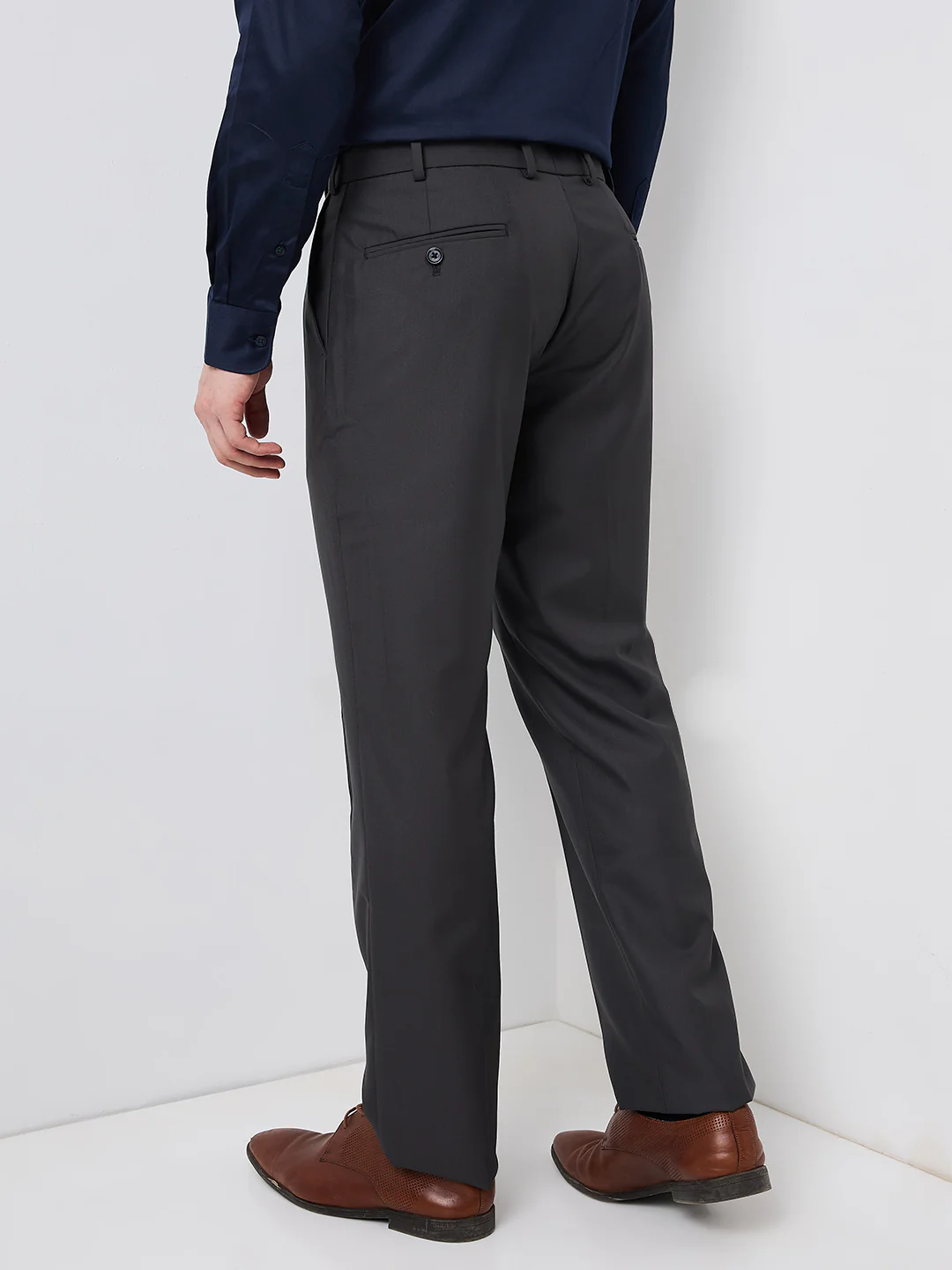 Park Avenue Men Grey Solid Smart Fit Polyester Blend Trouser - Image 4