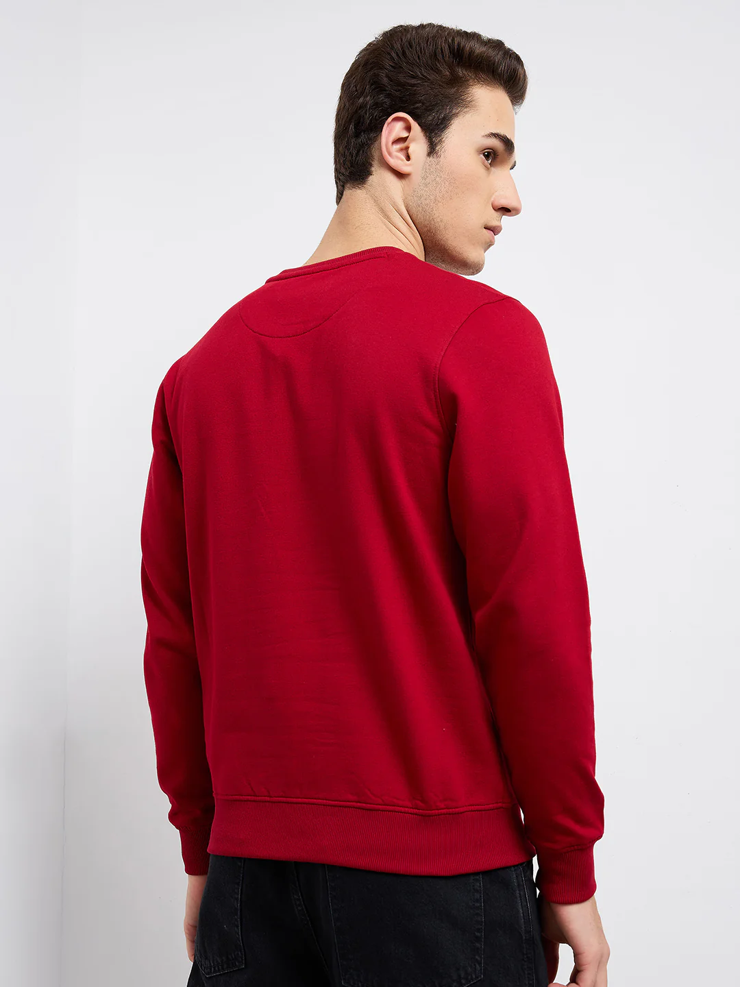 Park Avenue Men Red Solid Slim Fit Cotton Blend Round Neck Collar Sweatshirt - Image 4