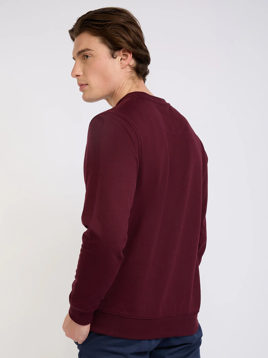 Park Avenue Men Red Solid Slim Fit Cotton Blend Round Neck Collar Sweatshirt - Image 4