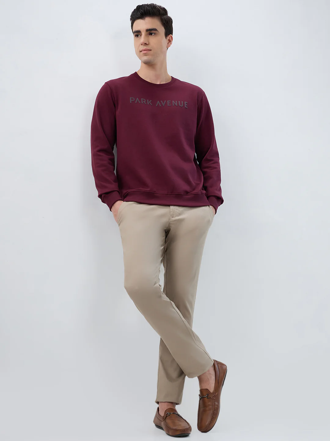 Park Avenue Men Red Solid Slim Fit Cotton Blend Sweatshirt - Image 5