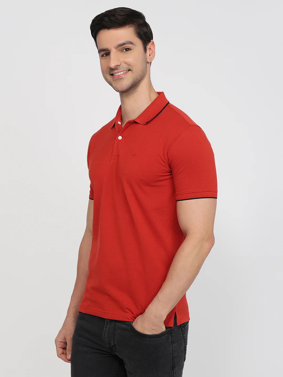Park Avenue Men Red Solid Slim Fit Cotton Blend T-Shirt - Image 2