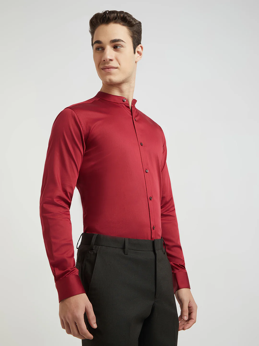 Park Avenue Men Red Solid Slim Fit Cotton Shirt - Image 2
